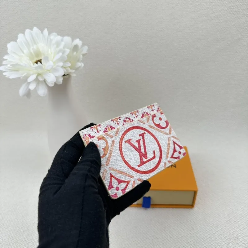 Alternative view of LV Wallets-2388