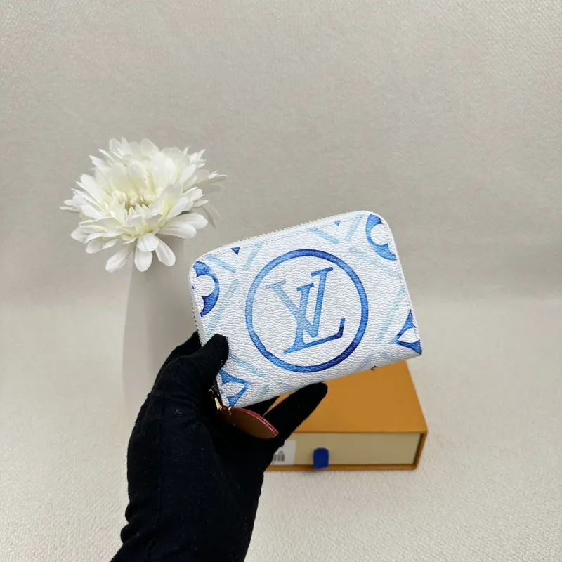 Alternative view of LV Wallets-2391