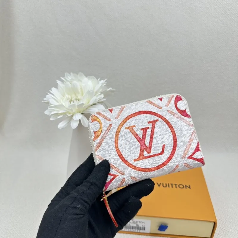 Alternative view of LV Wallets-2392