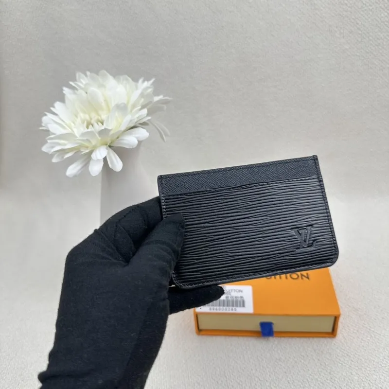 LV Wallets-2393