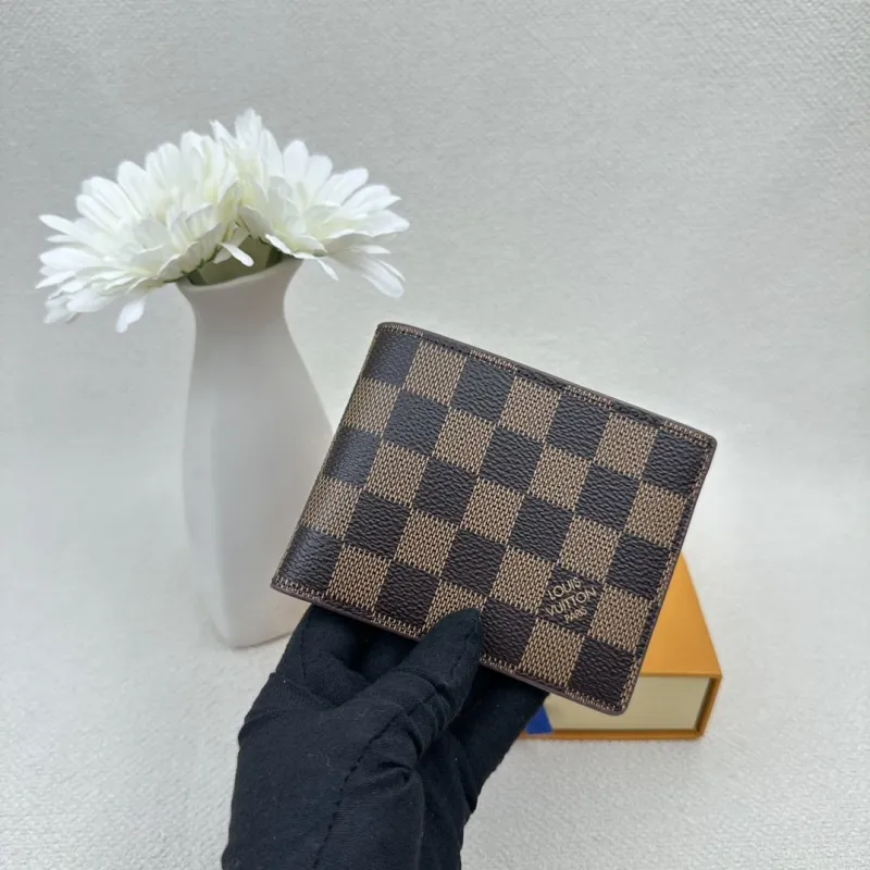 LV Wallets-2396