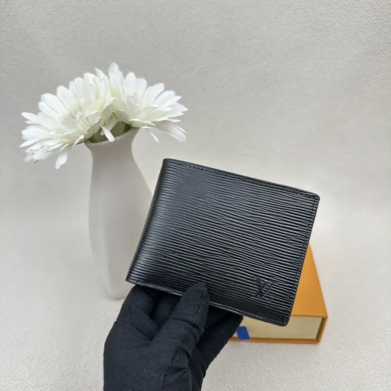 LV Wallets-2401