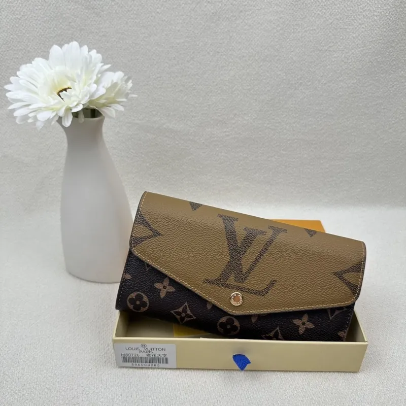 LV Wallets-2403