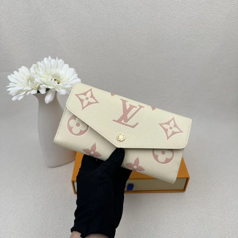 LV Wallets-2406