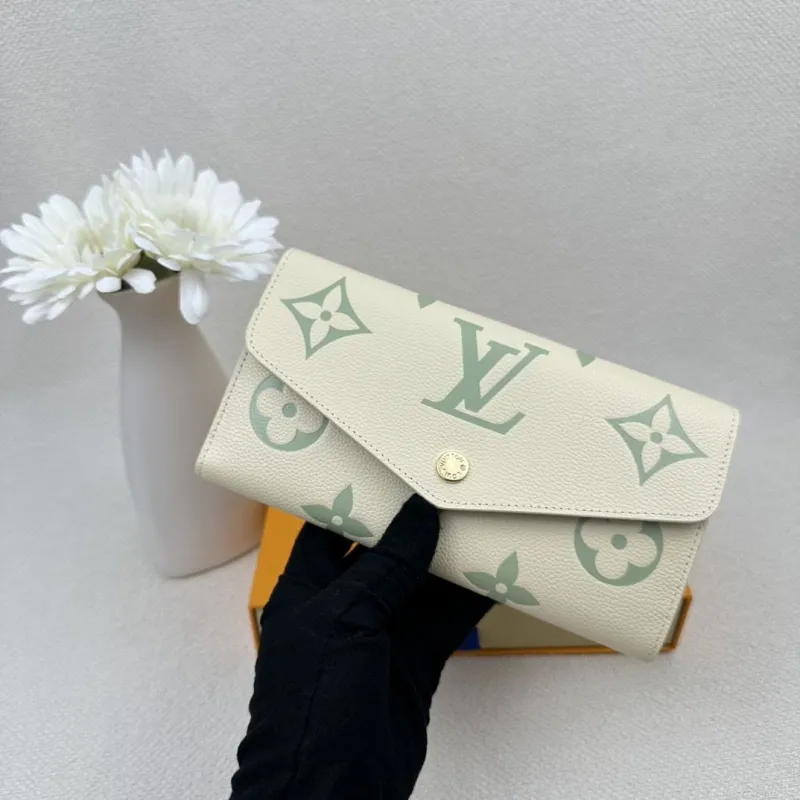 LV Wallets-2409