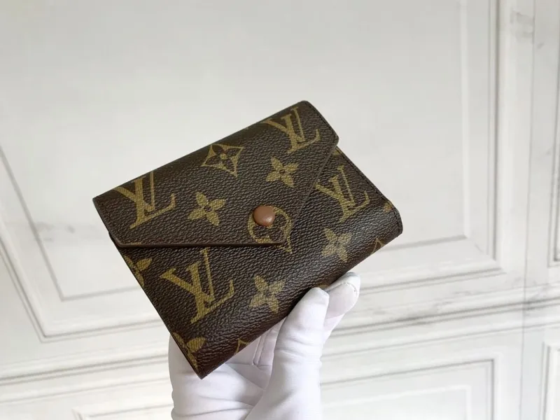 LV Wallets-2413