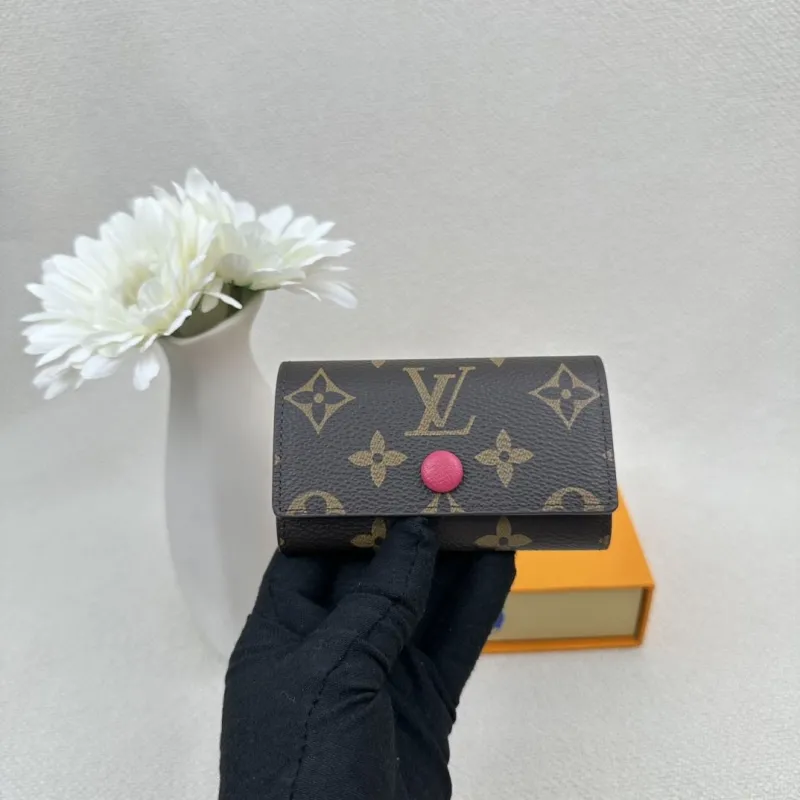 LV Wallets-2424