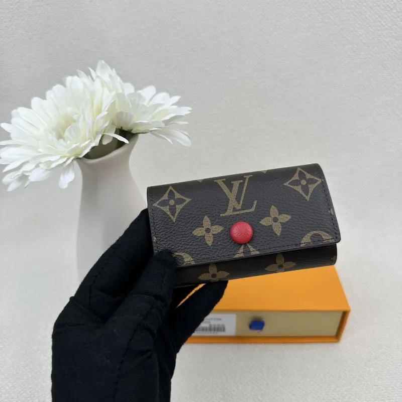 LV Wallets-2426