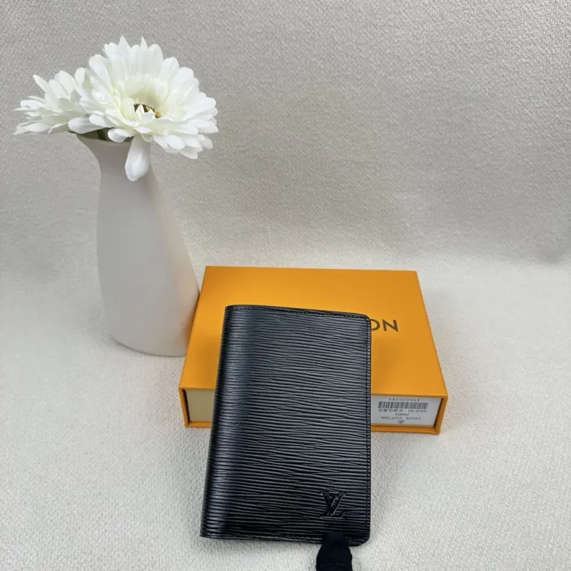 LV Wallets-2428