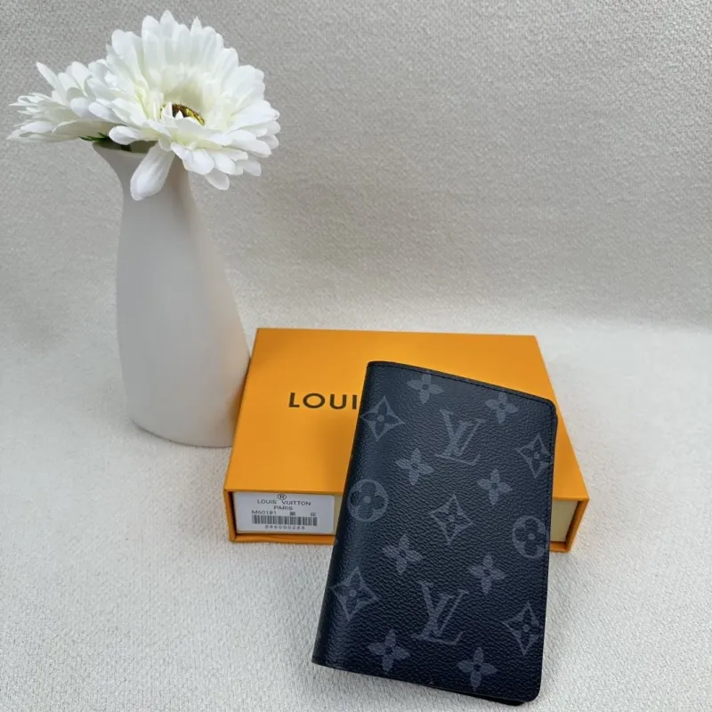 LV Wallets-2430