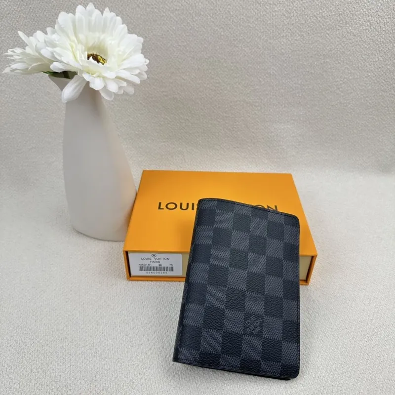 LV Wallets-2431