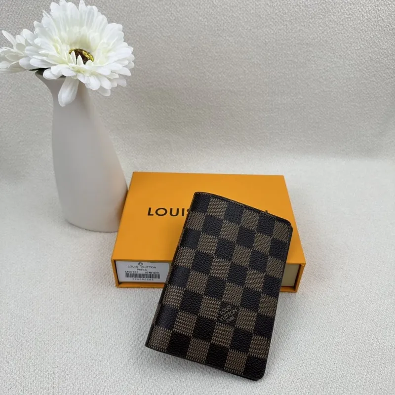 LV Wallets-2432