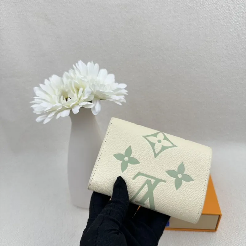 Alternative view of LV Wallets-2436