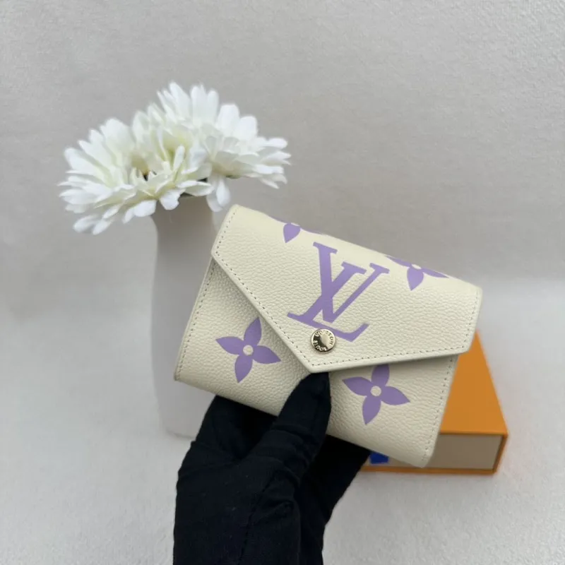 LV Wallets-2437