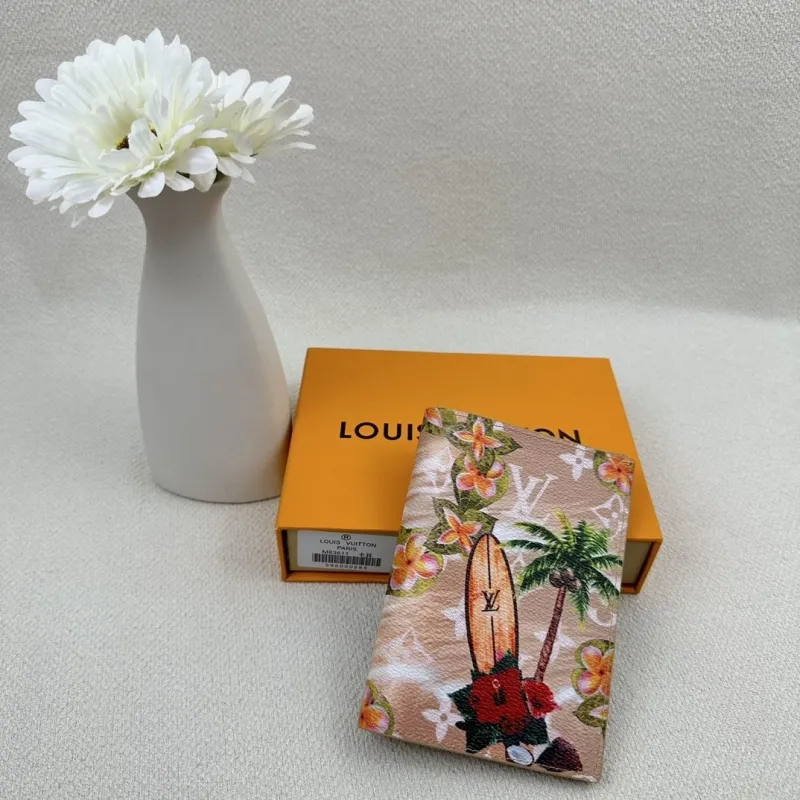 LV Wallets-2438