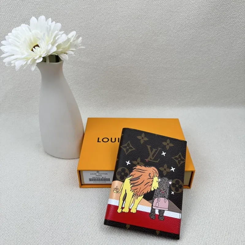 LV Wallets-2441