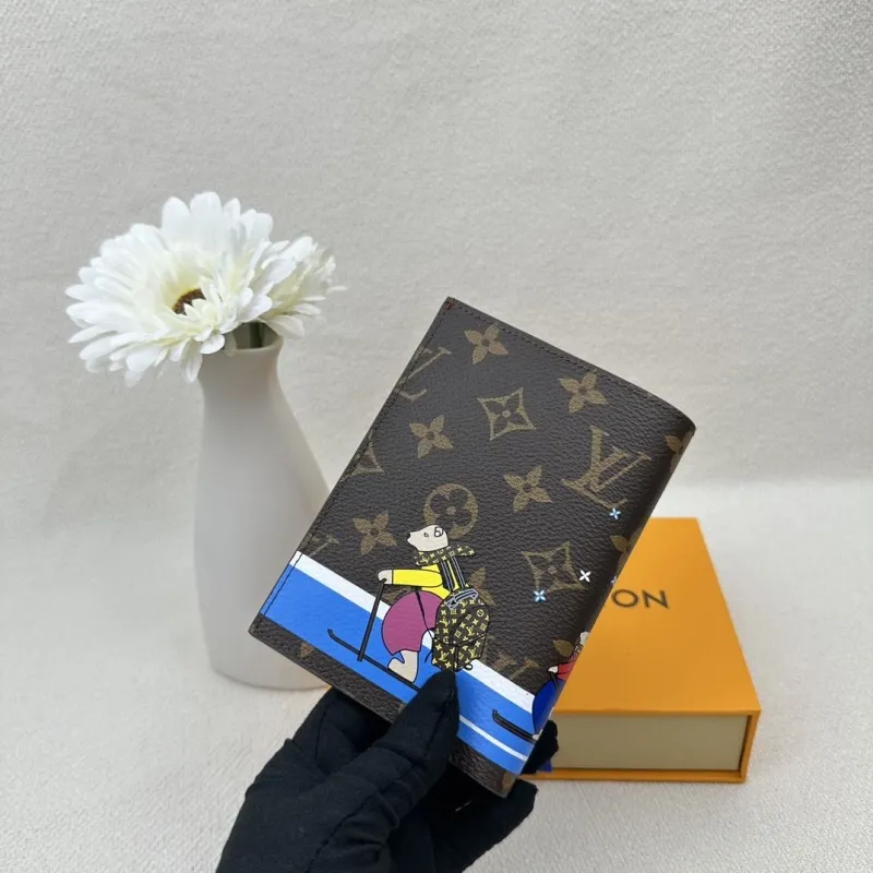 Alternative view of LV Wallets-2442