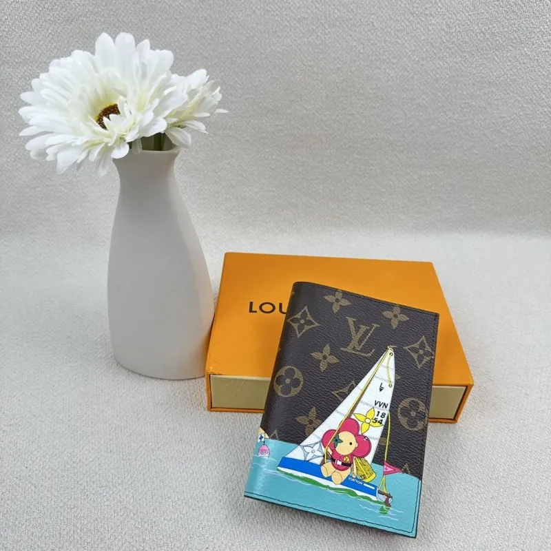 LV Wallets-2444