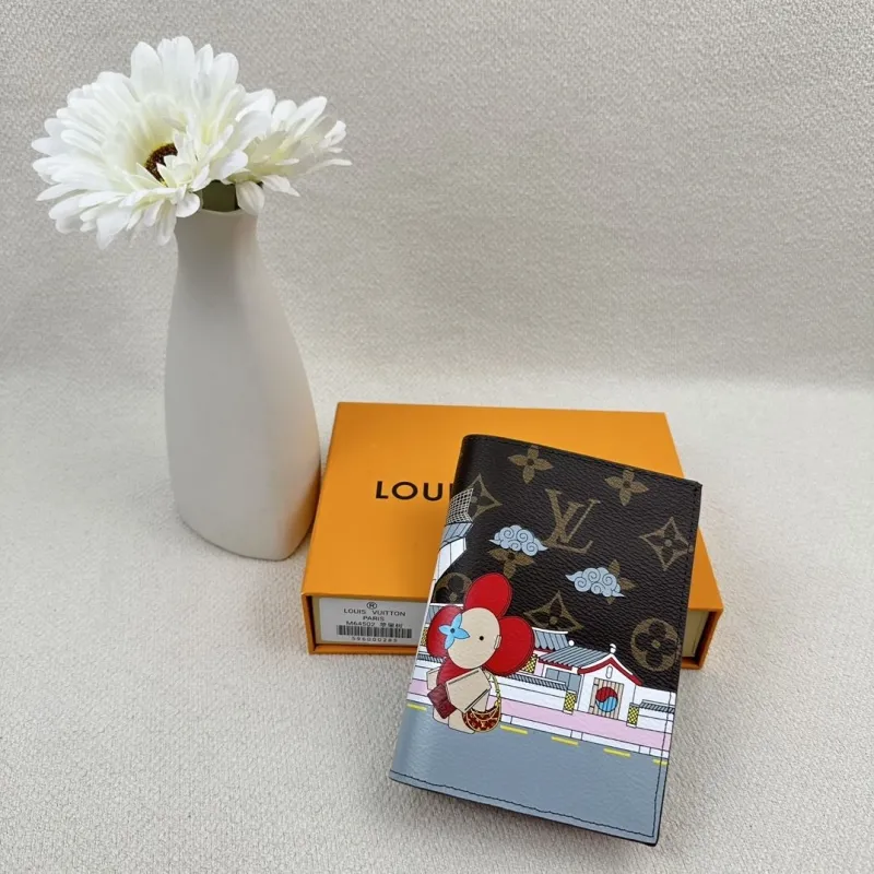 LV Wallets-2447