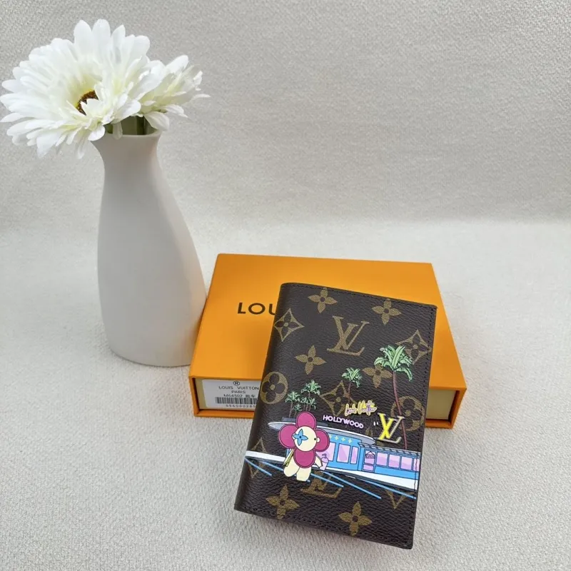 Alternative view of LV Wallets-2448
