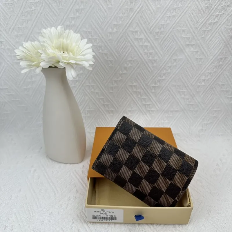Alternative view of LV Wallets-2454