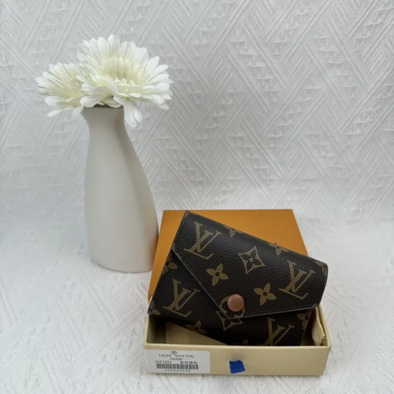 LV Wallets-2458