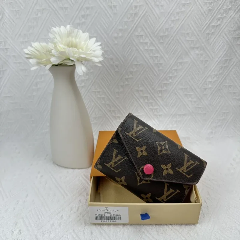 LV Wallets-2459