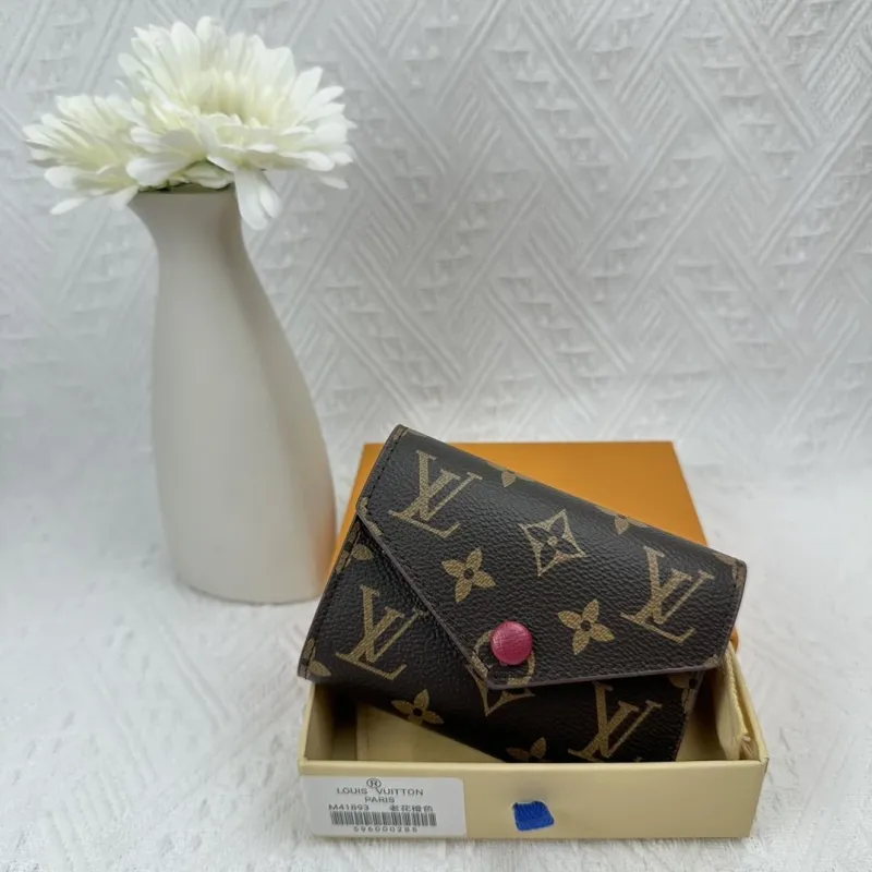 LV Wallets-2460