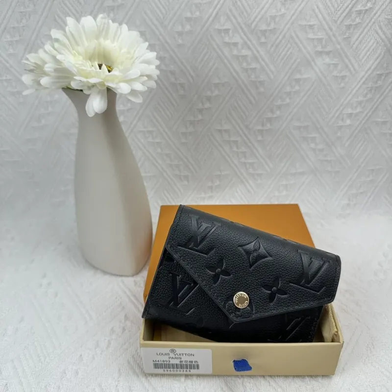LV Wallets-2462