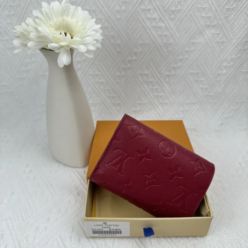 Alternative view of LV Wallets-2466