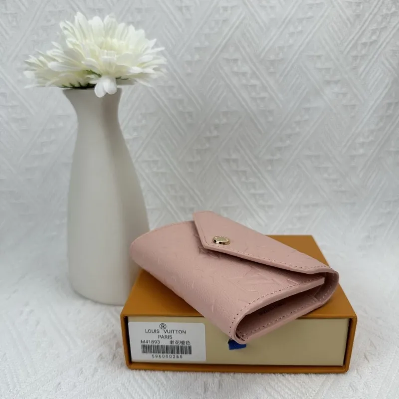 Alternative view of LV Wallets-2467