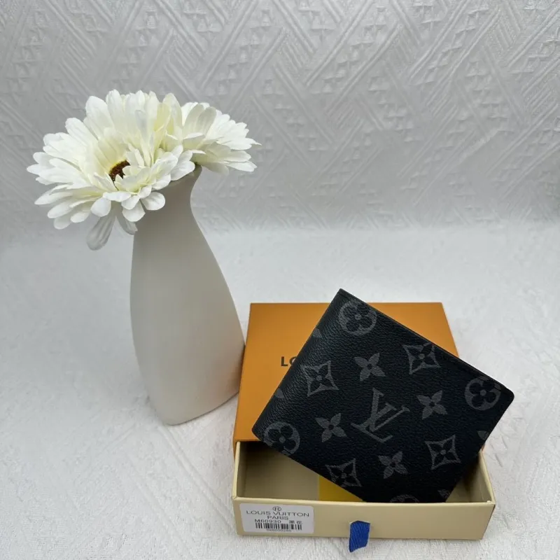 LV Wallets-2470