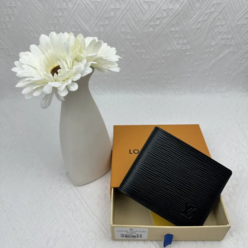 LV Wallets-2471