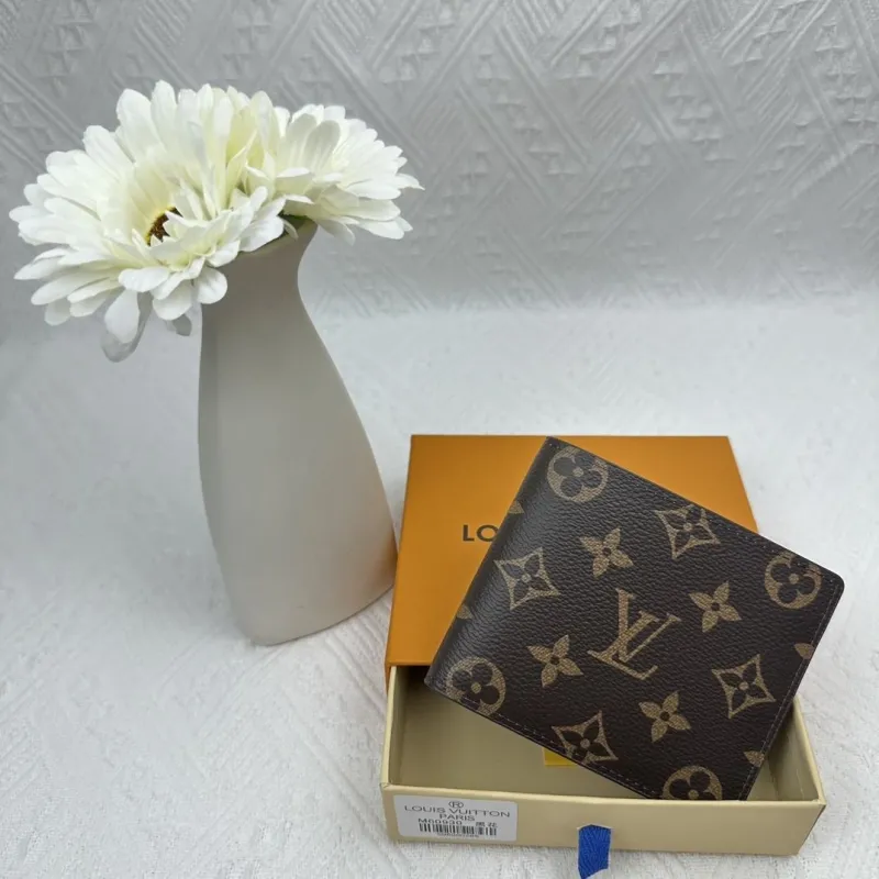 LV Wallets-2472