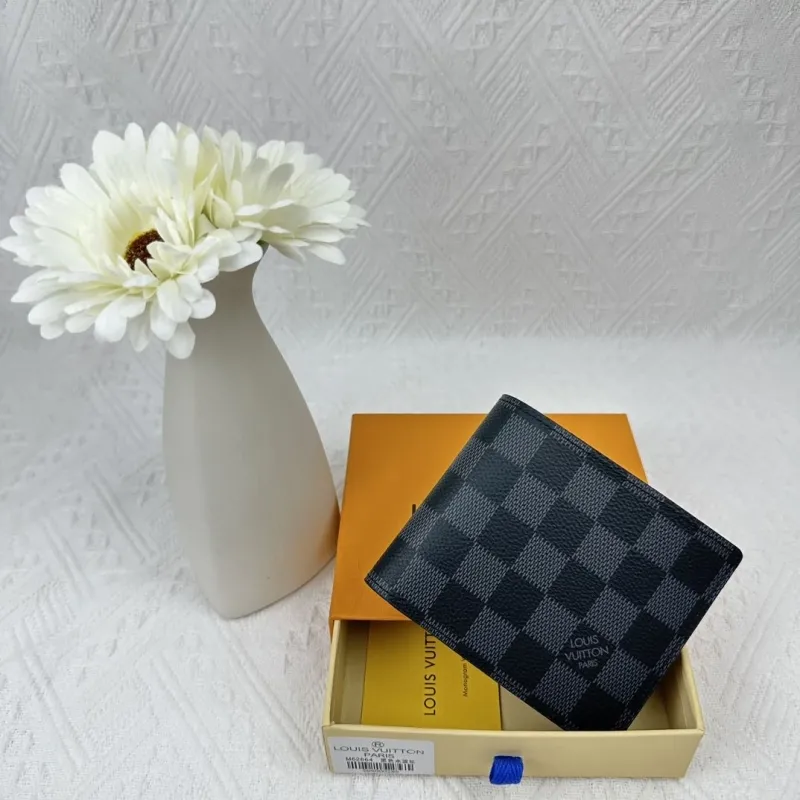 LV Wallets-2473