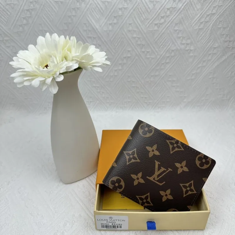 LV Wallets-2476