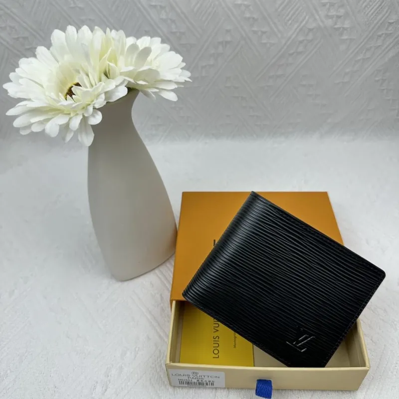 LV Wallets-2478