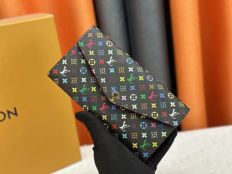 LV Wallets-2496