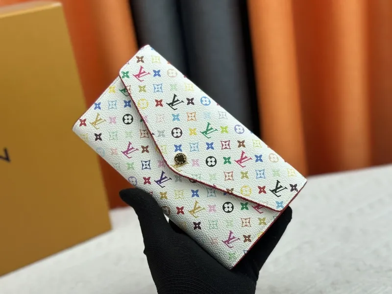 LV Wallets-2497