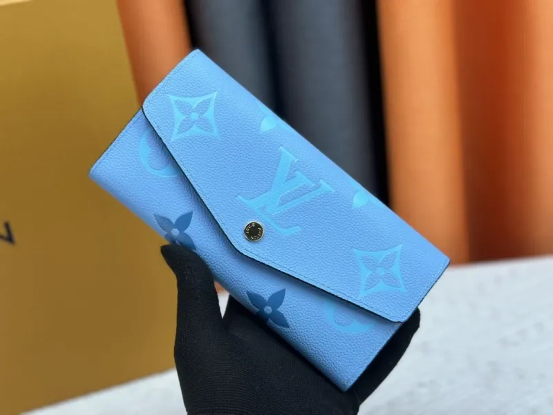 LV Wallets-2499