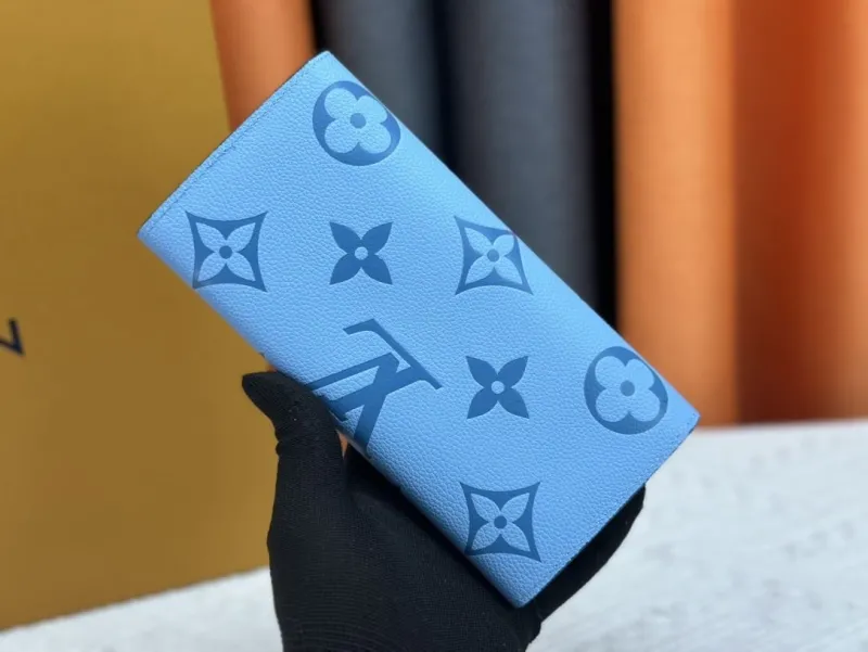 Alternative view of LV Wallets-2499