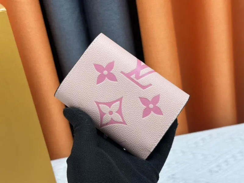 Alternative view of LV Wallets-2503