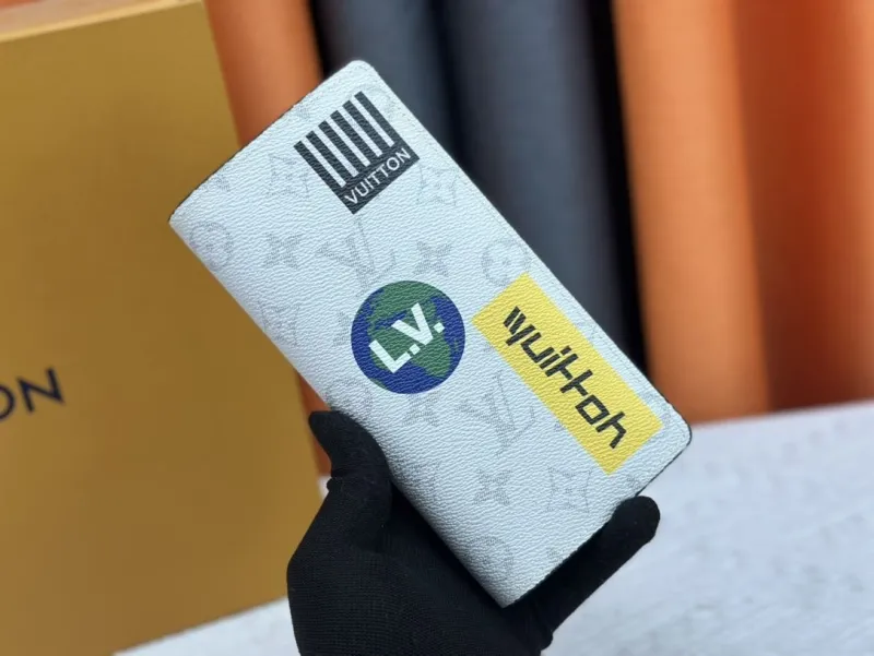 LV Wallets-2506