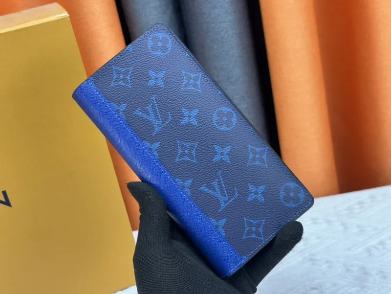 LV Wallets-2510