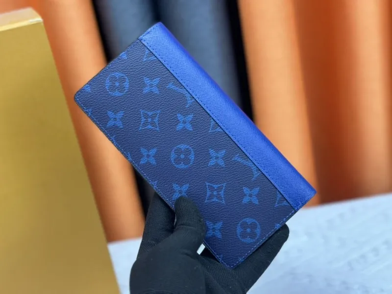 Alternative view of LV Wallets-2510