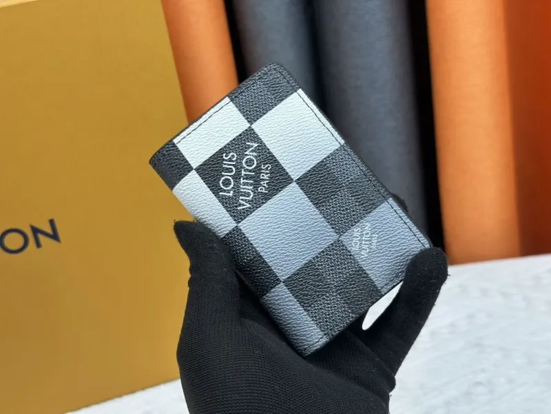 LV Wallets-2511