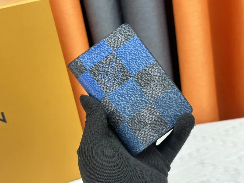 LV Wallets-2512