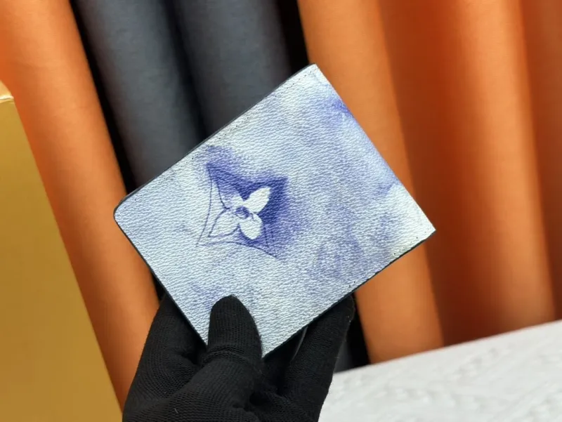 Alternative view of LV Wallets-2514