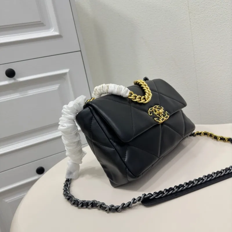 Alternative view of Chanel 19 Bags-7