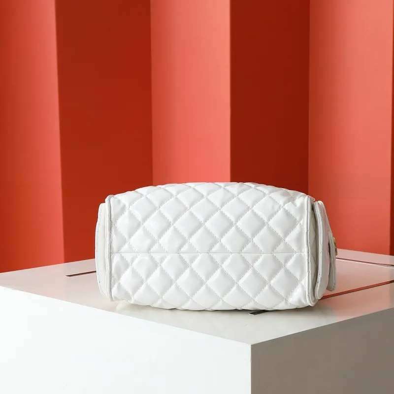 Chanel Bucket Bags-20 - Image 3